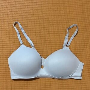 Victoria’s Secret Dream Angels Wireless Push Up Bra